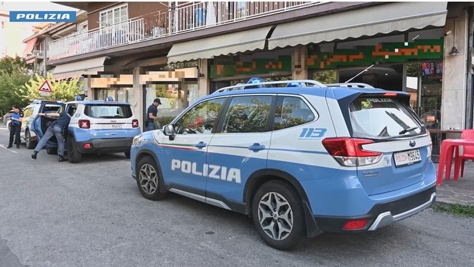 Seriate, controlli della Polizia in bar e negozi: sotto esame una macelleria per alimenti scaduti