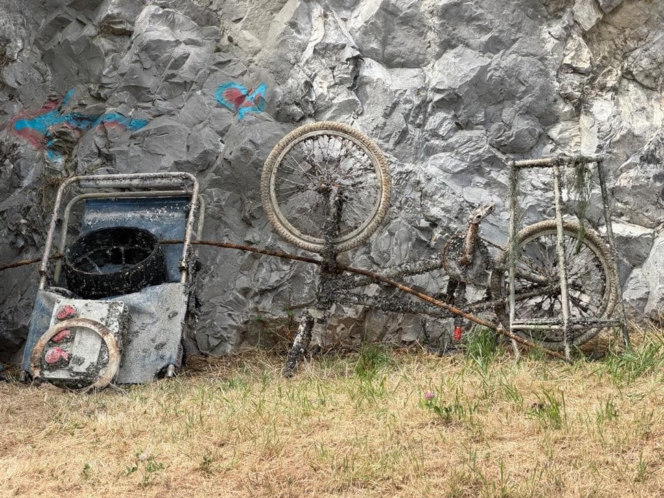 Tavernola, sub in cerca di ordigni tra i cumuli di gomma sommersa al Corno