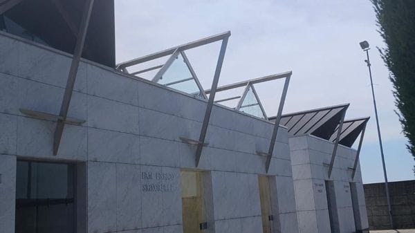 Furto di rame al cimitero di Calcinate. Scoperchiate quattro cappelle 