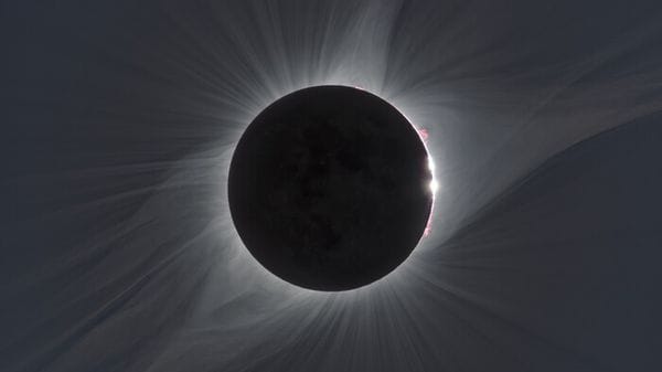 Ecco le 5 fasi dell'eclissi del 12 agosto 
