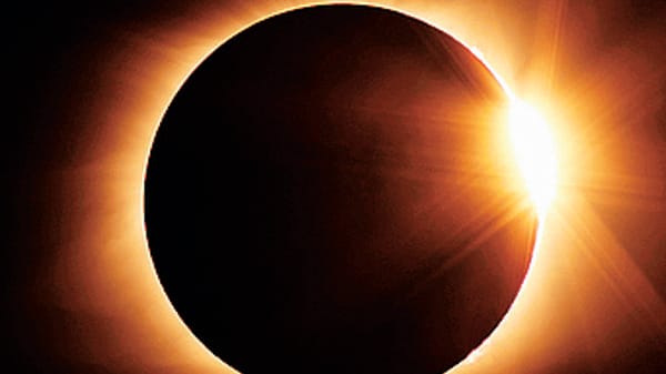 L’appello degli esperti: «Non guardate l’eclissi di sole senza le dovute protezioni»
