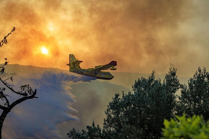 Swiss Re, meno catastrofi nel primo semestre ma rischi incendi +8-11% all'anno
