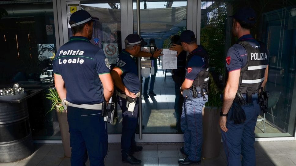 Treviglio, alcolici venduti ai minorenni: locale del centro chiuso per sette giorni