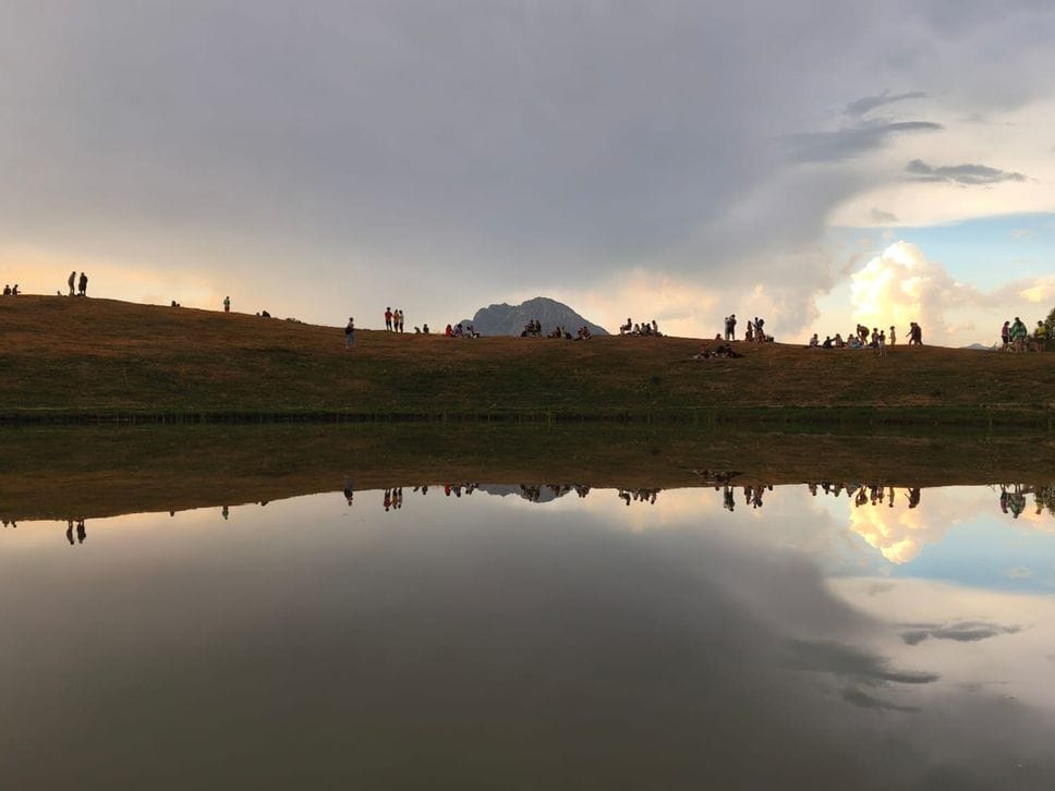 Alle 19.20 tutti affacciati alle Mura: l’eclissi vista da Città Alta a Bergamo - Foto