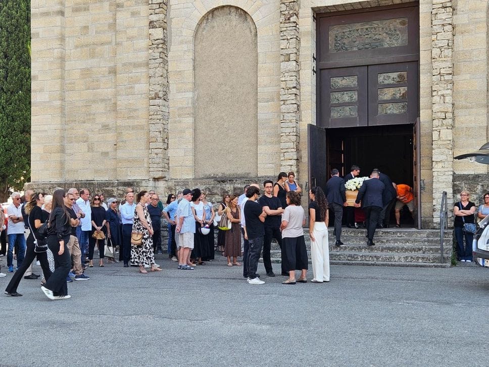 Funerali di Alessandro Besana, l’ultimo saluto a Bergamo: «Sandro, un dono grande per tutti»