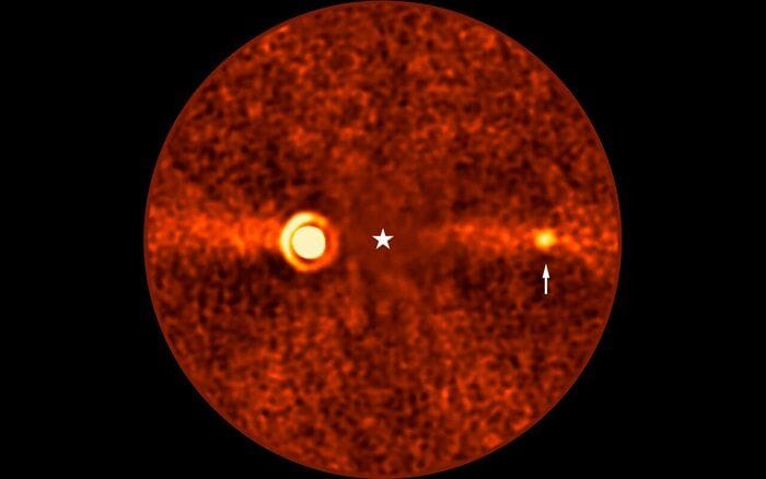 Il pianeta più debole mai fotografato dalla Terra