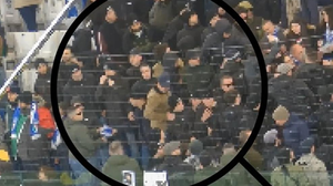 Italia-Irlanda del Nord a Bergamo, ultras occupano i posti di altri tifosi e li costringono ad andarsene: sette Daspo per 31 anni - Video