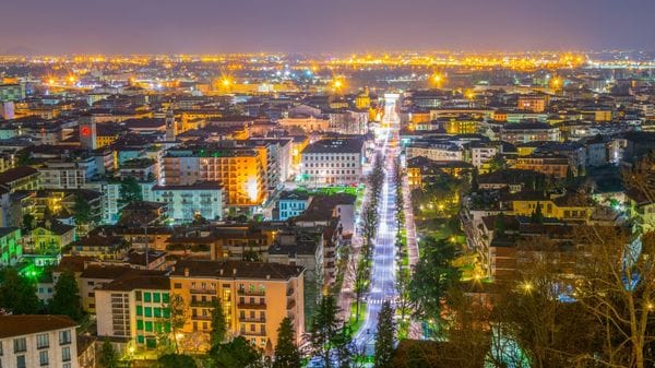 Dove sono finite le stelle? Il cielo sopra Bergamo è sempre più luminoso 