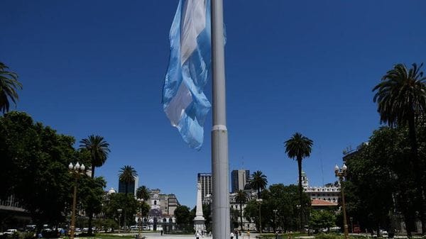 Eni, avanti con il progetto Argentina Lng per l'export di gas