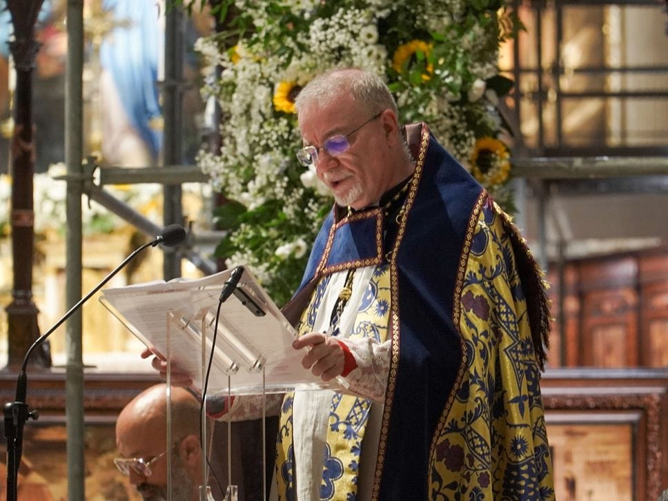 Santa Maria Maggiore illuminata per l’Assunta: «La Chiesa veglia  e attende la luce di Maria»
