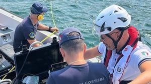 Disperso dopo il tuffo nel lago di Como: proseguono le ricerche del 21enne di Bergamo
