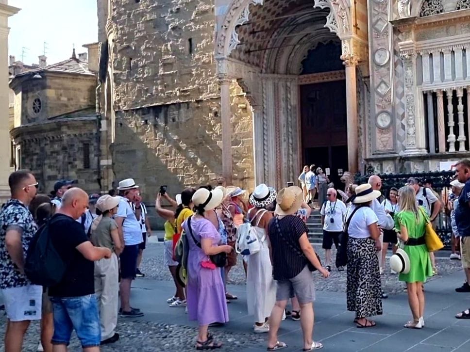 Ferragosto in Bergamasca: turisti in Città Alta e nei musei, pochi sulle spiagge, pieno nelle Valli per pic-nic e grigliate