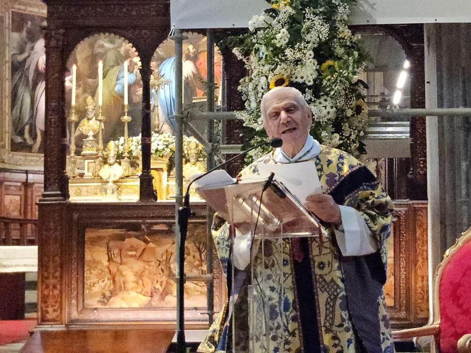 «Guardate la vita e la storia con gli occhi delle vittime delle distorsioni dell’umanità»