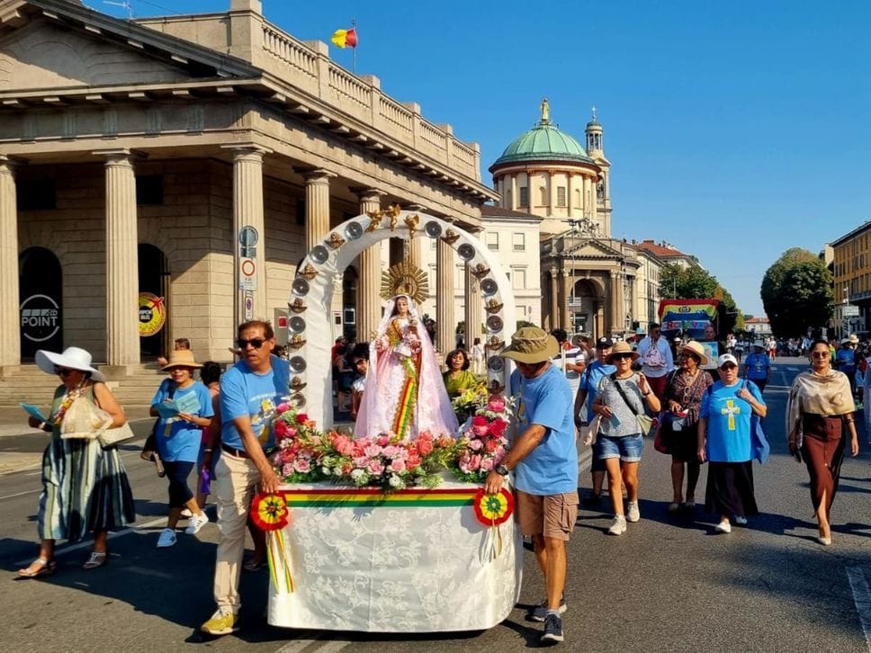 Madonna di Urkupiña, fiume di devoti e colori per la patrona dell’integrazione