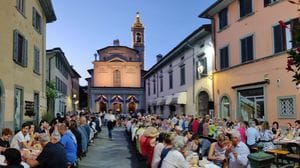 Festa dell’Apparizione, stasera in Borgo Santa Caterina la tradizionale cena in piazza