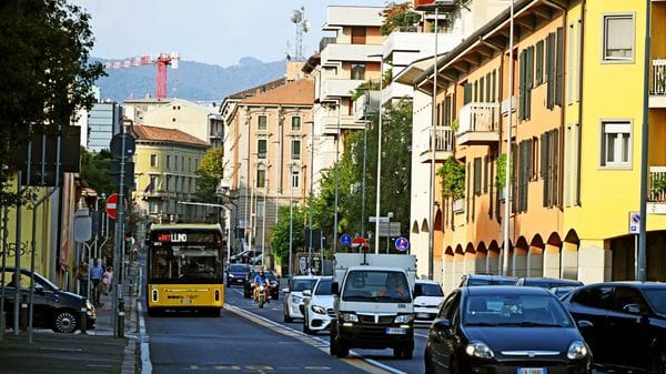 E-Brt e viabilità a Bergamo, gli operatori extraurbani contro le modifiche: «Così è penalizzato il trasporto pubblico»