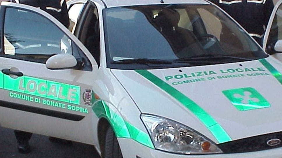 Fugge all’alt e gli trovano droga: nei guai trentaduenne a Bonate Sopra