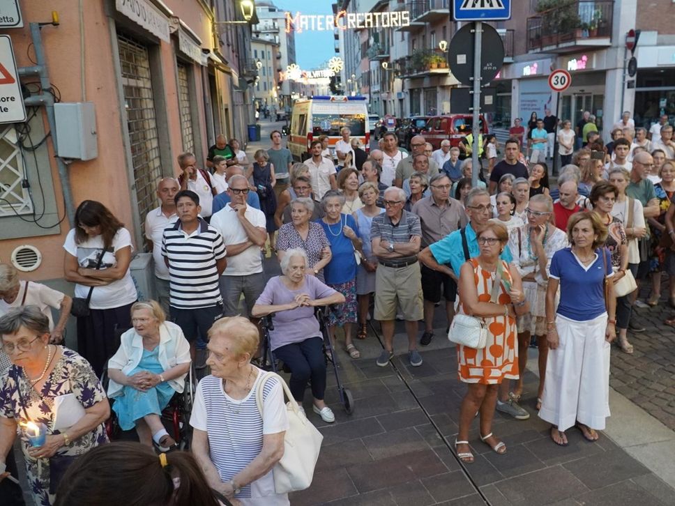 Apparizione, la Messa con il Vescovo Beschi da Santa Caterina: «La pace sia con tutti voi»
