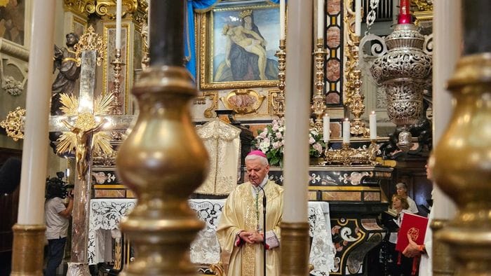 apparizione la messa con il vescovo beschi da santa caterina la pace sia con tutti voi da Ecodibergamo.it apparizione la messa con il vescovo beschi da santa caterina la pace sia con tutti voi
