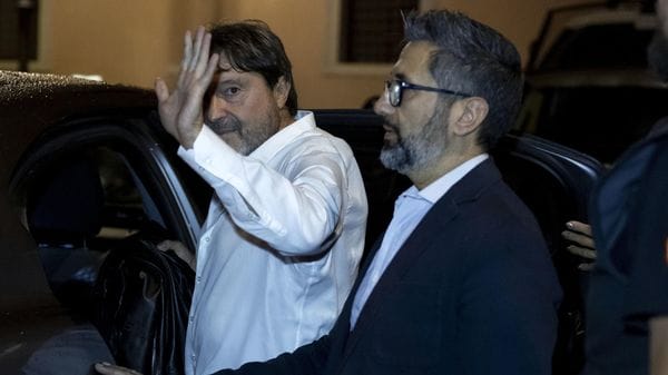 Lo scontro su Report, cosa c’è in gioco