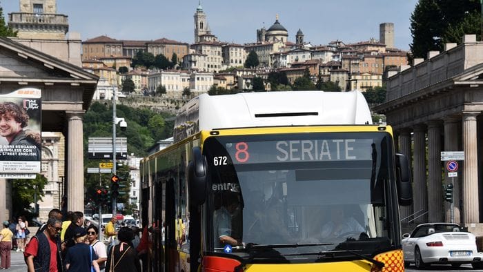 https://storage.ecodibergamo.it/media/photologue/2026/8/19/photos/cache/atb-e-teb-dal-24-agosto-al-via-la-campagna-abbonamenti_996e2e6a-9bee-11f1-aca7-b4e2c03967fa_1920_1080_v3_large_16_9.jpg