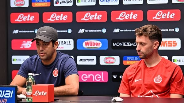 Hapoel Tel Aviv: «Proteste? Il calcio unisce le persone». Il centrocampista Altman: «Giochiamo, il resto non ci riguarda» - Le foto allo stadio