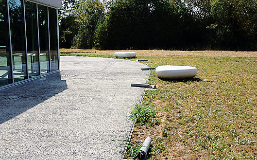 Parco Ovest, vandali ancora in azione: pali divelti da tre mesi