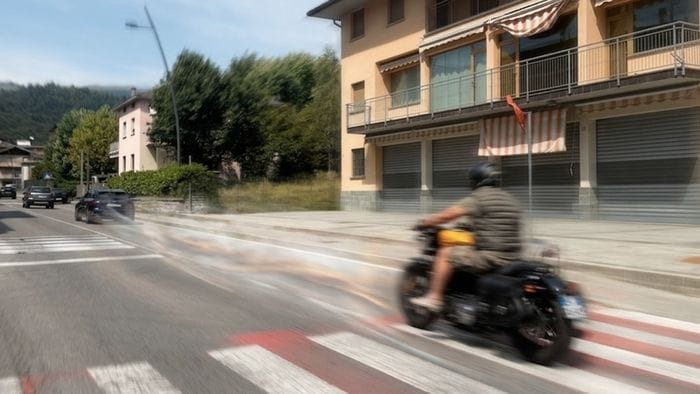 https://storage.ecodibergamo.it/media/photologue/2026/8/19/photos/cache/rombi-di-motori-e-accelerate-in-valle-imagna-e-guerra-a-velocita-e-rumori_d014f72c-9b45-11f1-a851-7ce254918d43_1920_1080_v3_large_16_9.jpeg