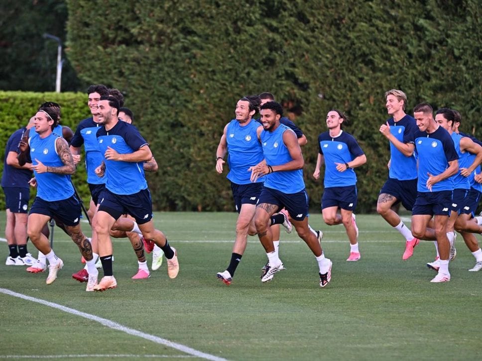 Sarri prima di Hapoel Tel Aviv: «Squadra forte, servirà determinazione». Ederson: «Con l’Atalanta mi sento a casa» - Le foto dell’allenamento