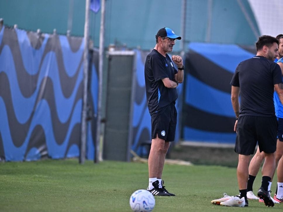 Sarri prima di Hapoel Tel Aviv: «Squadra forte, servirà determinazione». Ederson: «Con l’Atalanta mi sento a casa» - Le foto dell’allenamento