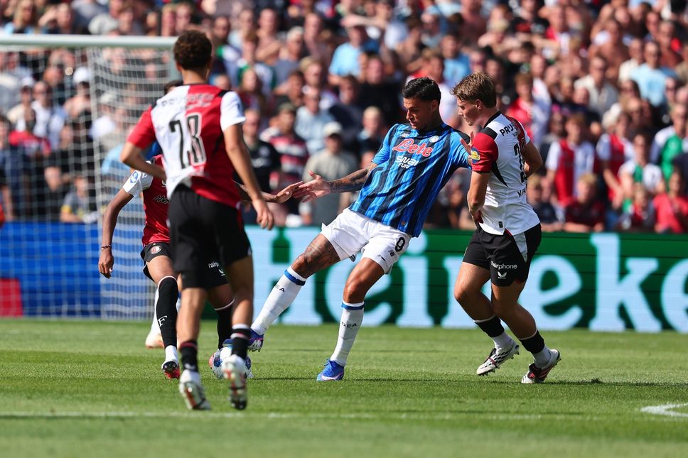 Atalanta in campo contro il Feyenoord: nerazzurri sconfitti 2-1, gol di Krstovic