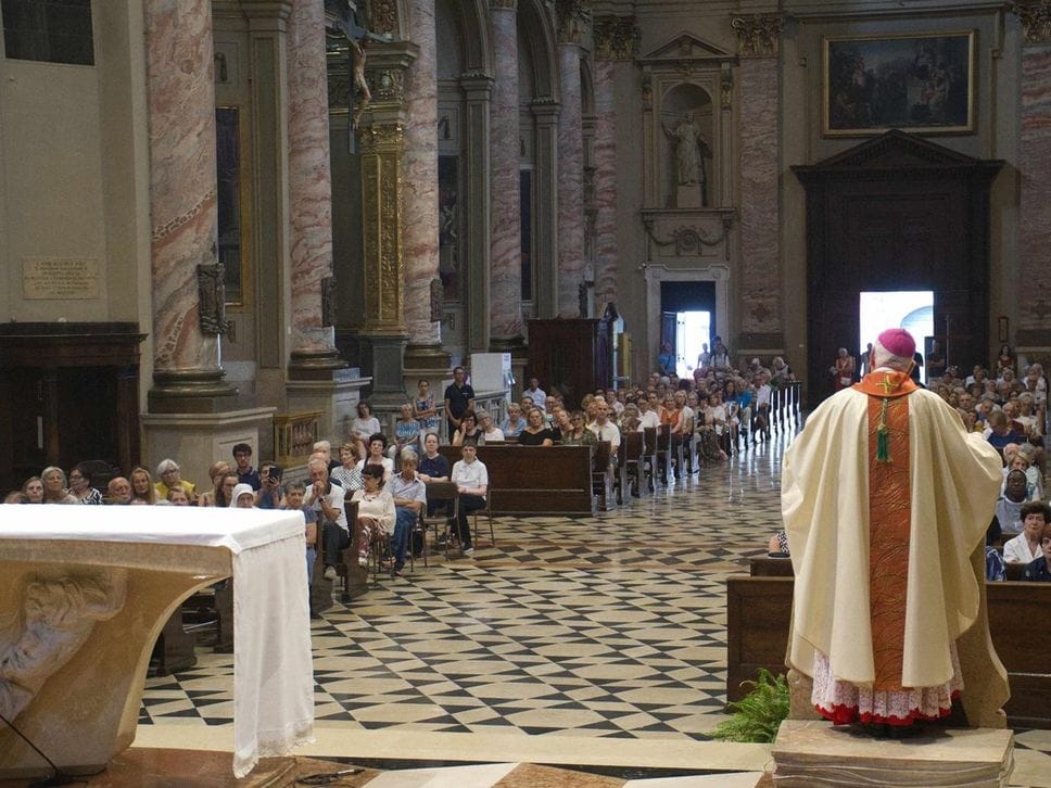Il Vescovo: «Troppe persone incapaci di perdonare, dobbiamo essere misericordia per gli altri»