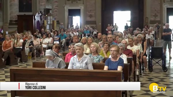 Santo Perdono di Assisi, oltre 3mila persone a Bergamo, il vescovo: «Troppe persone incapaci di perdonare»