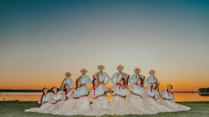 Al via il Festival del folklore, i quattro gruppi in Piazza Vecchia