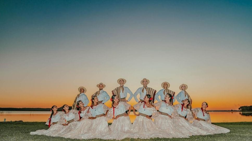 Al via il Festival del folklore, i quattro gruppi in Piazza Vecchia