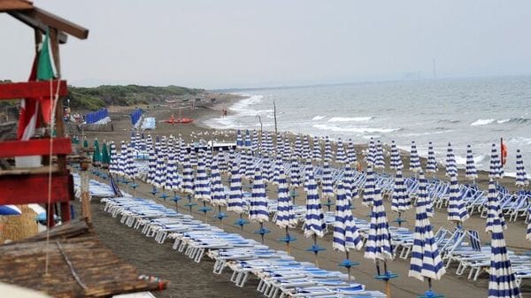 Ansedonia, Ferragosto col divieto di balneazione ma è giallo sugli avvisi ai bagnanti