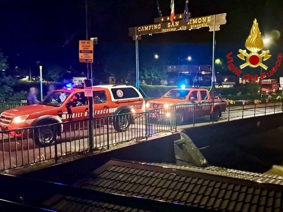 Maltempo, frane in Valle Brembana: evacuato il campeggio San Simone. Isolati Isola di Fondra, Branzi, Valleve, Carona e Foppolo - Foto e video