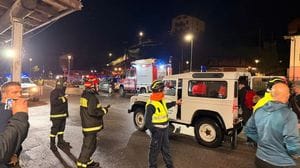 Maltempo, frane in Valle Brembana: evacuato un campeggio con 250 persone a Isola di Fondra. Isolati Branzi, Valleve, Carona e Foppolo - Foto e video