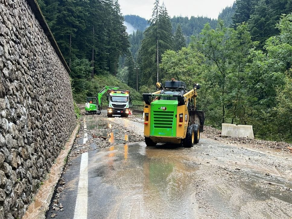 Maltempo, frane in Valle Brembana: isolati Branzi, Valleve, Carona e Foppolo - Foto e video