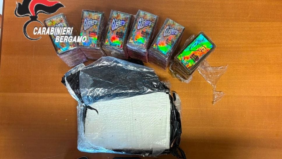 Capriate, oltre 4 chili di droga in auto: due arresti