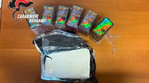 Capriate, oltre 4 chili di droga in auto: due arresti