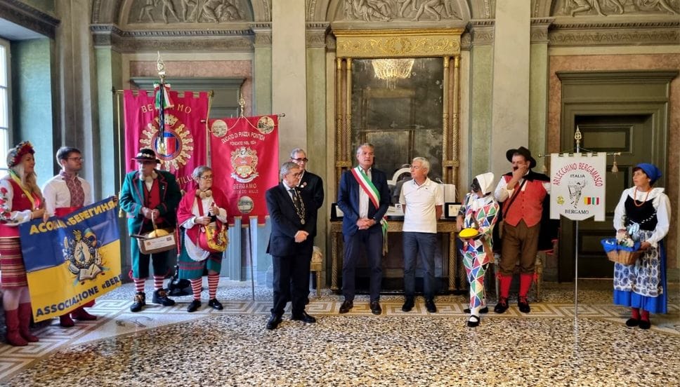 Festival del folclore a Bergamo: quattro Paesi in Piazza Vecchia
