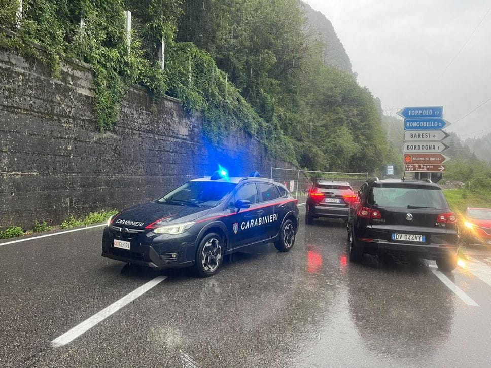 Maltempo, super lavoro in mattinata: riaperte le strade nelle valli - Foto e video