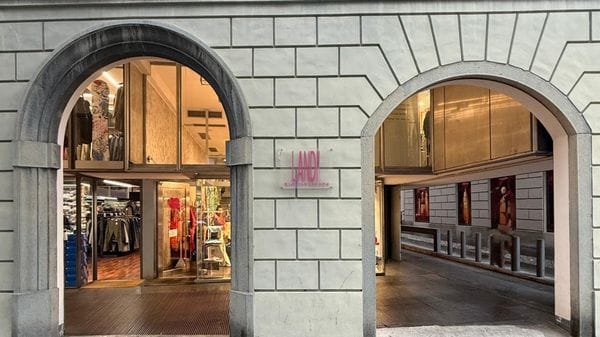 «Prima la minaccia in negozio, le scuse il giorno successivo»