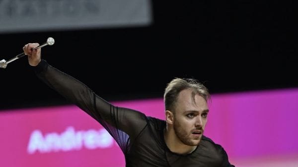 «Se qualcuno guardandomi si emoziona è già una vittoria», Andrea Salvi e la magia del twirling