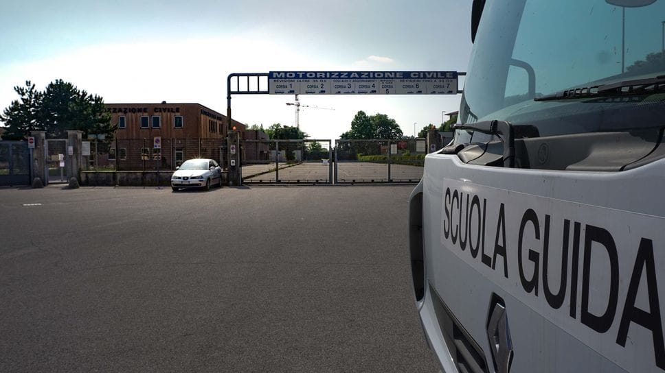 Fogli rosa, l’arretrato sceso a quota 7mila. E tempi dimezzati per l’esame pratico