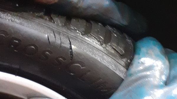 Ospedale, quattro auto vandalizzate nel parcheggio Nord