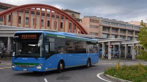 Autobus extraurbani, in provincia di Bergamo abbonamenti più cari
