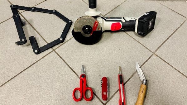 Bergamo, tentano di rubare una e-bike vicino allo stadio: due denunciati