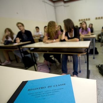 Scuola, programmi rivisti nei licei, IA e riforma dei tecnici: le novità